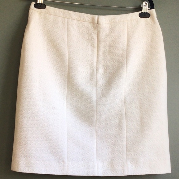 NWOT Lined cream coloured skirt, sz 10, 20”long & wide at bottom, flat waist 16” - Picture 4 of 15